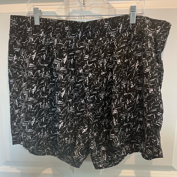A.N.A. Black and White Linen Shorts Size 1X - Picture 1 of 5